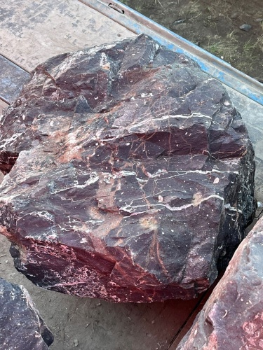 Камни для ландшафтного дизайна красно-фиолетовые 10-60 килограмм купить в Приморском крае