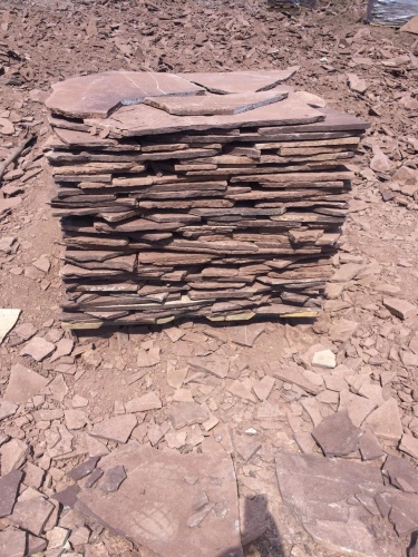 Плитняк лемезит бордовый для цоколя 1,5-2 см купить в Приморском крае