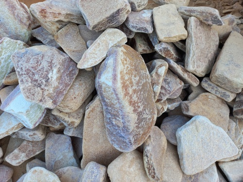 Златолит жёлтый, жёлто-зелёный глыбки и валуны для ланшафтного дизайна купить в Приморском крае