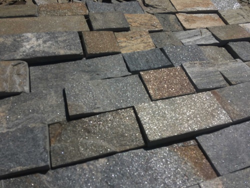 Плитка пилёная златолит Уральский для цоколя, отмостки купить в Приморском крае