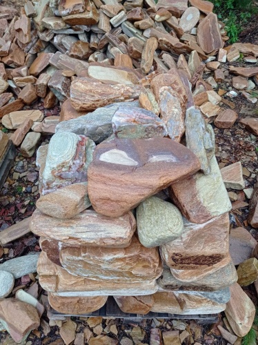 Златолит жёлтый, жёлто-зелёный глыбки и валуны для ланшафтного дизайна купить в Приморском крае