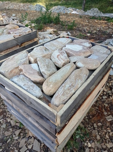 Златолит жёлтый, жёлто-зелёный глыбки и валуны для ланшафтного дизайна купить в Приморском крае