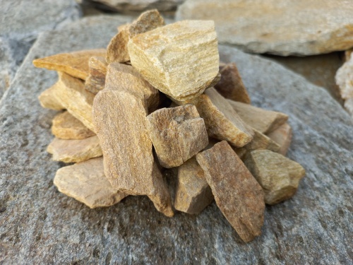 Златолит жёлтый декоративная каменная крошка купить в Приморском крае