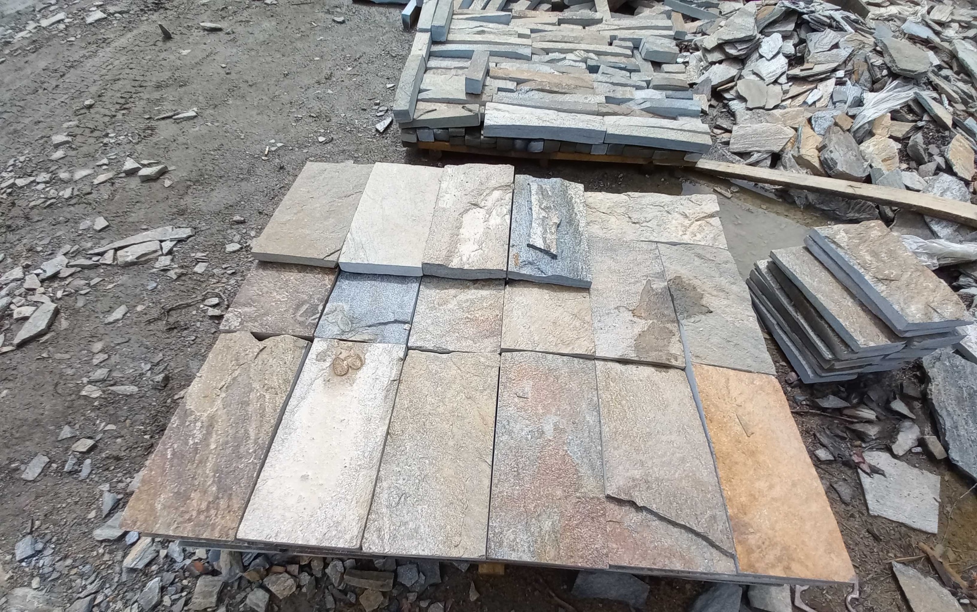 Плитка пилёная златолит Уральский для фасада купить в Приморском крае