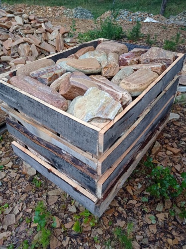 Златолит жёлтый, жёлто-зелёный глыбки и валуны для ланшафтного дизайна купить в Приморском крае