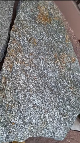 Плитняк златолит серебристый для цоколя, отмостки купить в Приморском крае