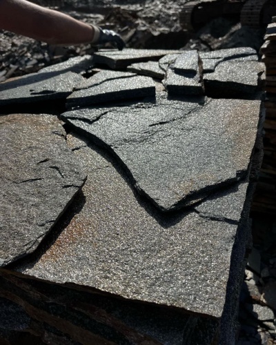 Плитняк златолит серебристый для фасада купить в Приморском крае