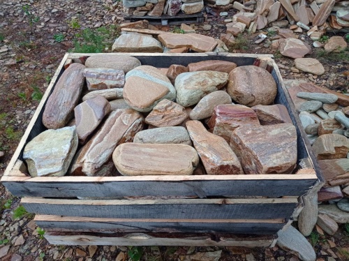 Златолит жёлтый, жёлто-зелёный глыбки и валуны для ланшафтного дизайна купить в Приморском крае