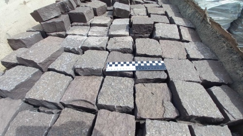 Лемезит колотая брусчатка 10 * 10 см. для парковки купить в Приморском крае