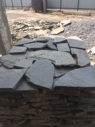 Златолит серебристый галтованный для лестниц купить в Приморском крае